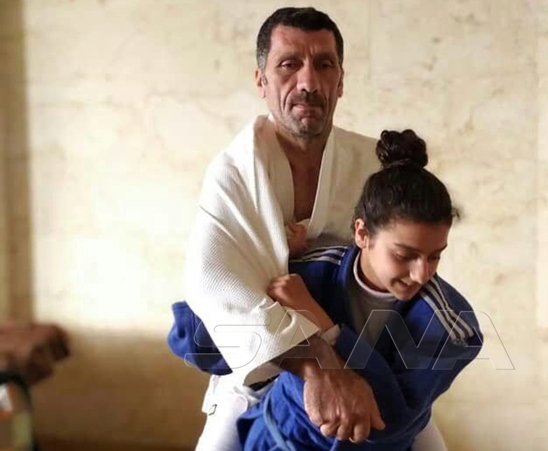 حفاظاً على لياقتهم.. رياضيو اللاذقية يتدربون في منازلهم