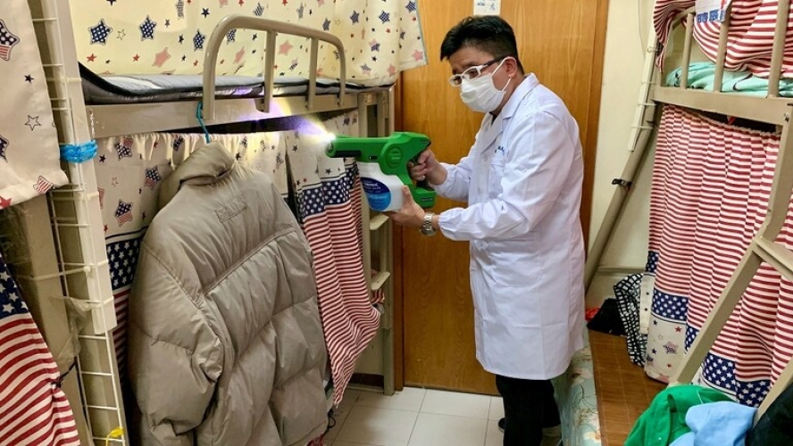 علماء يطورون محلول قابل للرش  قادر على تعقيم الاسطح لمدة 90 يوم