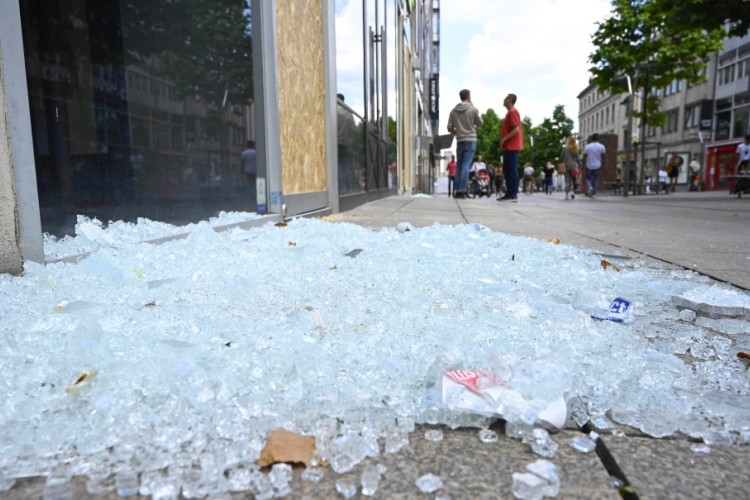 إصابات بين الشرطة  في شتوتغارت الألمانية اثر اعمال شغب