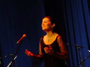 السورية وعد بوحسون تنسي الجماهير الاسبانية مباريات برشلونة وريال مدريد