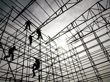 وسط أجواء من الترقب والحذر.. مجلس الشعب يبدأ بمناقشة مشروع قانون  العمل