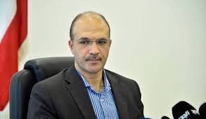 وزير الصحة اللبناني يعلن الإقفال التام على مرحلتين