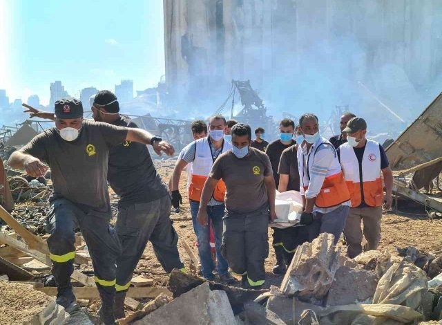 الصحة اللبنانية: هناك أكثر من 60 مفقوداً من جراء انفجار بيروت