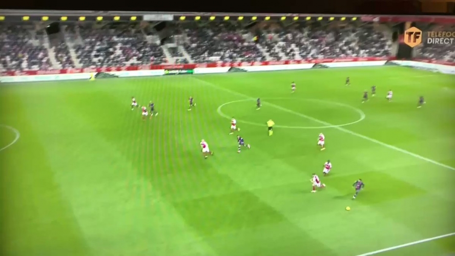 شاهد.. نيمار يشعل مواقع التواصل بمراوغة مذهلة في مباراة ريمس