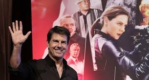 حذاء جوليا روبرتس وسترة توم كروز 