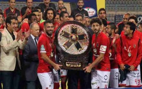 للمرة الـ 42.. الأهلي يتسلم درع الدوري المصري