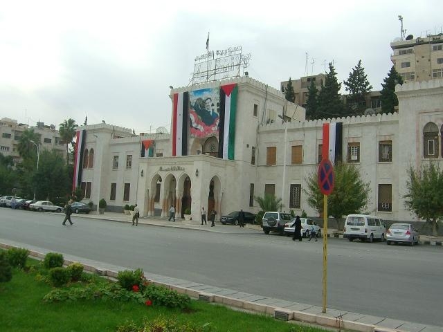 إغلاق صالات التعازي والأفراح في حماة.. و‍5 آلاف ليرة غرامة السائق من دون كمامة والمواطن 1000