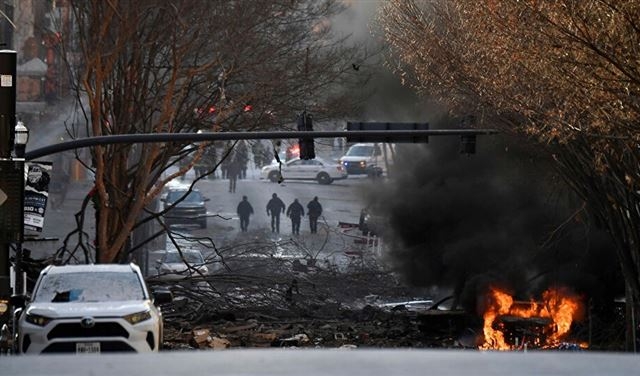 بالفيديو.. مشاهد توثق لحظات الانفجار الذي وقع وسط مدينة ناشفيل الأمريكية  