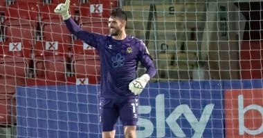 بالفيديو.. حارس مرمى يدخل موسوعة غينيس لـ