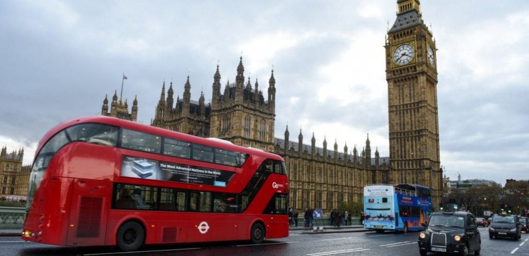 بريطانيا تتجه لفرض حجر صحي في الفنادق