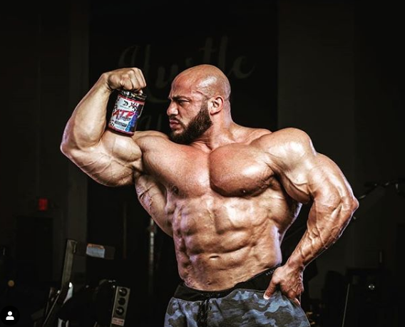 بيغ رامي يكشف سر عضلاته الضخمة