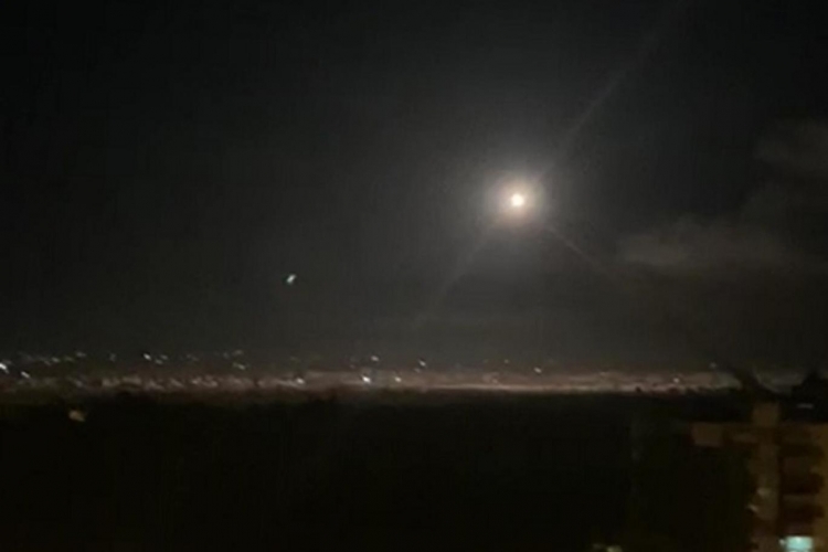 الدفاعات الجوية السورية تتصدى لعدوان اسرائيلي في سماء محيط دمشق