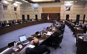 الفريق الحكومي يلغي قرار توقيف العمل أو تخفيض نسبة العاملين في الجهات العامة