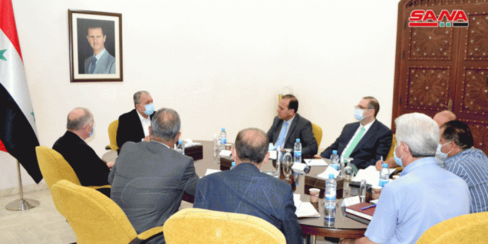 اجتماع حكومي مصغر بهدف إيجاد الحلول للصعوبات في تقديم خدمات الكهرباء والمياه