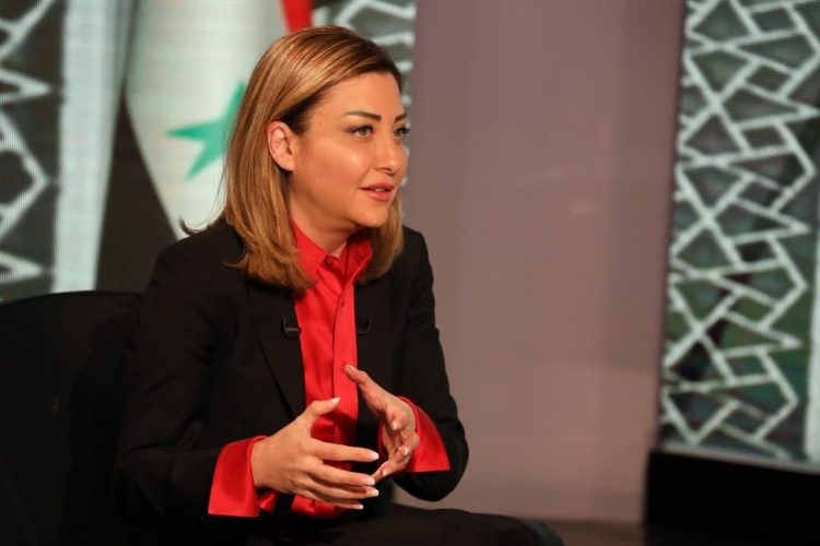 لا أملك أي حساب على الإنترنت ... لونا الشبل: الدولة ماضية في مكافحة الفساد