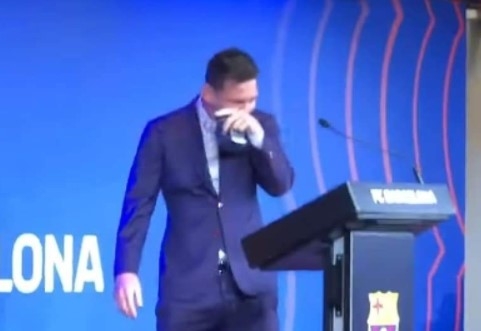 في وداع برشلونة.. ميسي يجهش بالبكاء قبل بداية المؤتمر الصحفي