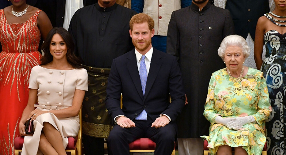 الملكة إليزابيث تتخذ إجراء قانونيا 