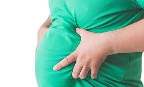 دراسة تكشف عن دور دماغ الإنسان في حرق دهون البطن