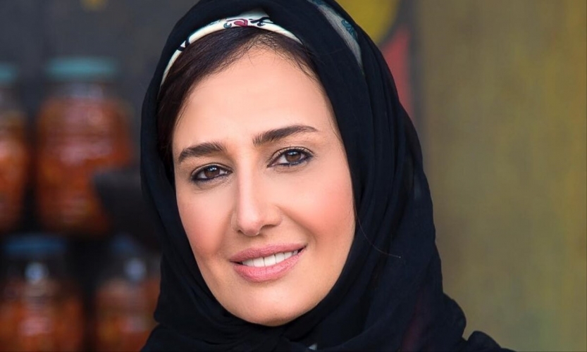 حلا شيحة تنشر صورة بالحجاب بعد ساعات من نفي والدها عودتها له!