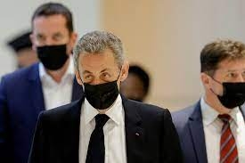 محكمة فرنسية تصدر حكماً بالسجن على ساركوزي لمدة عام بتهمة التمويل غير القانوني لحملته الانتخابية