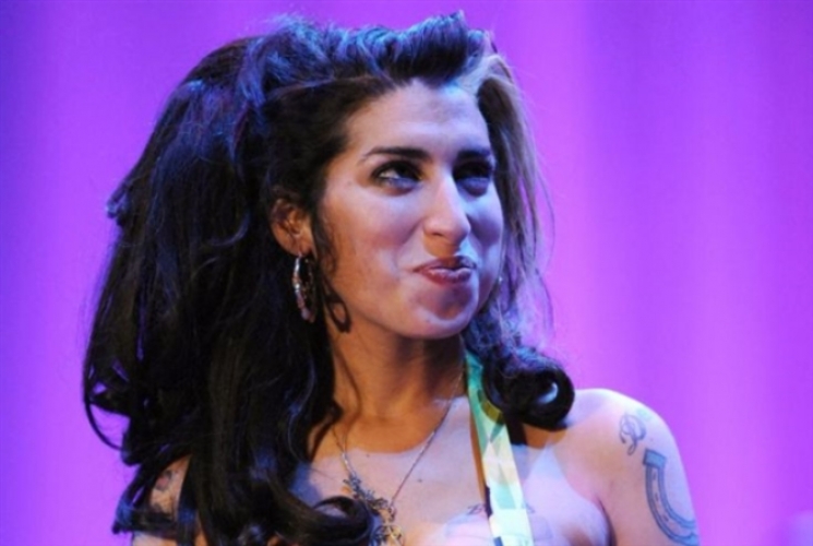 مزاد على مقتنيات آيمي واينهاوس