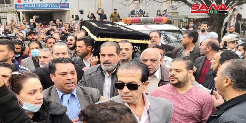 تشييع جثمان نقيب الفنانين زهير رمضان من أمام مشفى الرازي