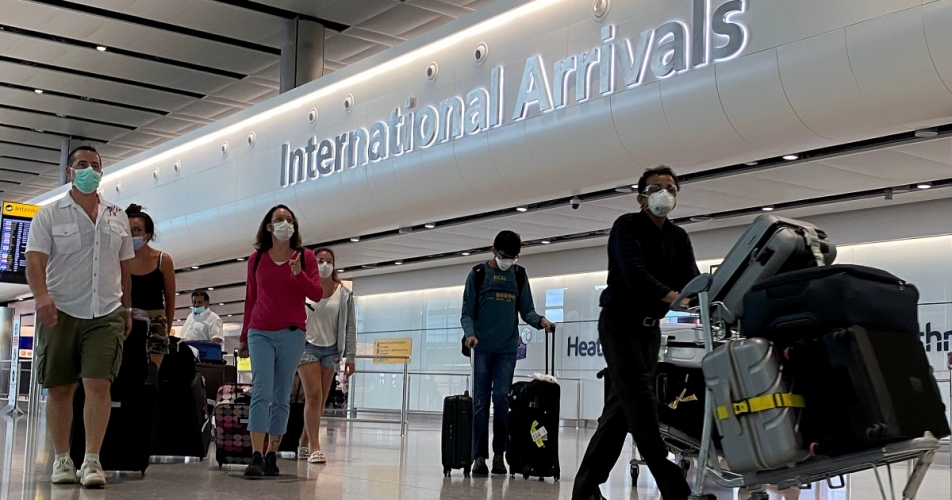 آلاف الأوروبيين يغادرون بريطانيا بسبب البريكست وكورونا