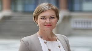 دعوات لطرد السفيرة البريطانية في ليبيا