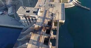 صحيفة تكشف ضرب الولايات المتحدة لسد الطبقة بقنابل زنتها ألفي رطل كادت تتسبب بكارثة