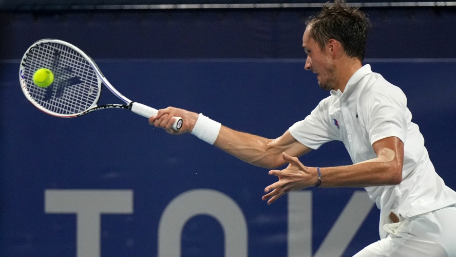 تغريم لاعب كرة المضرب الروسي ميدفيديف بسبب مشاجرة مع حكم المباراة