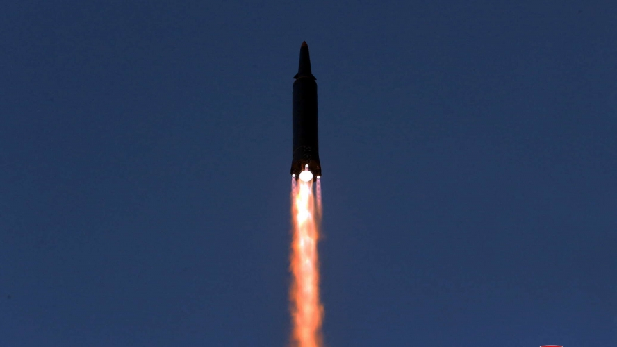 كوريا الشمالية تطلق قذيفة مجهولة الهوية باتجاه بحر اليابان