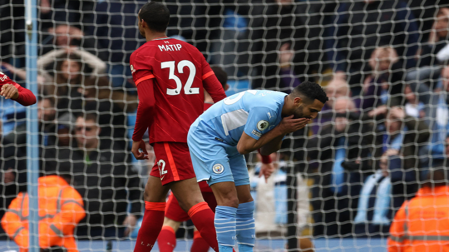 بالفيديو.. محرز يهدر فرصة ذهبية في وقت قاتل أمام ليفربول