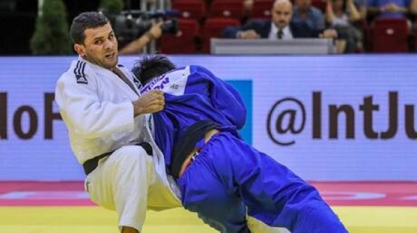 المصري /محمد عبد الموجود/ يسحق منافسه الإسرائيلي ويتوج بذهبية كأس أوروبا للجودو
