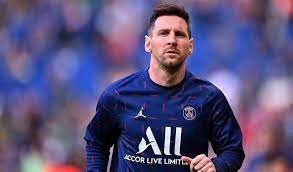 العالمي/ ليونيل ميسي/ يفاجئ مدرب باريس الجديد