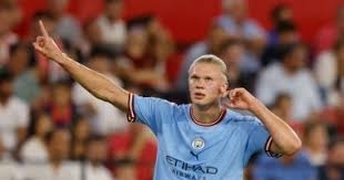 هالاند يتوج بجائزة الأفضل جماهيرياً