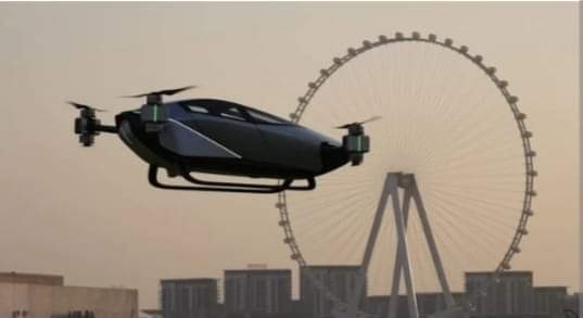 سيارة طائرة تصل دبي بأول رحلة جويّة من الصين