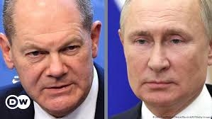 شبيغل: المستشار الألماني أولاف شولتز يقوم بدراسة بوتين ومقالاته وكل الكتب التي كتبت عنه   