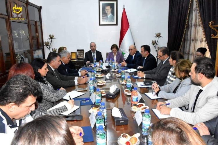 الصناعة والسياحة والثقافة تناقش توثيق الحرف ووضع قاعدة بيانات موحدة لها