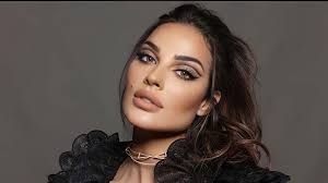 نادين نجيم تغلق حسابها على تويتر لمنع التعليقات السلبية