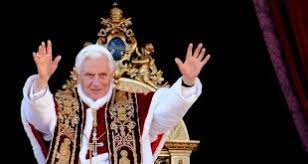 السفير السوري / آلا / يشارك في مراسم تشييع بابا الفاتيكان السابق