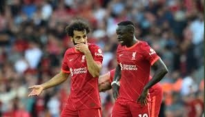 ساديو ماني يتجاهل صلاح وفان دايك بإجابات صادمة!