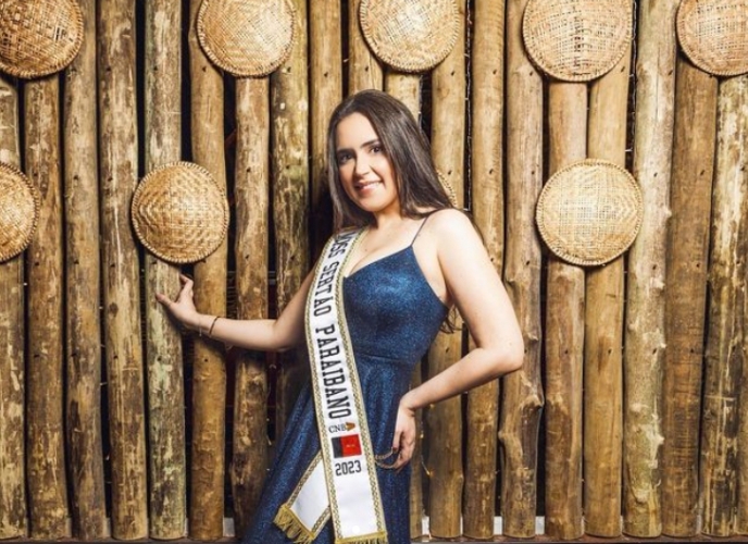 مصرع ملكة جمال برازيلية بعد أن قفزت من شرفة شقتها هربا من حريق