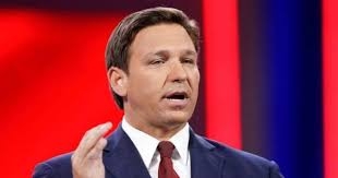 حاكم فلوريدا: لن نساعد في طلب ترحيل ترامب