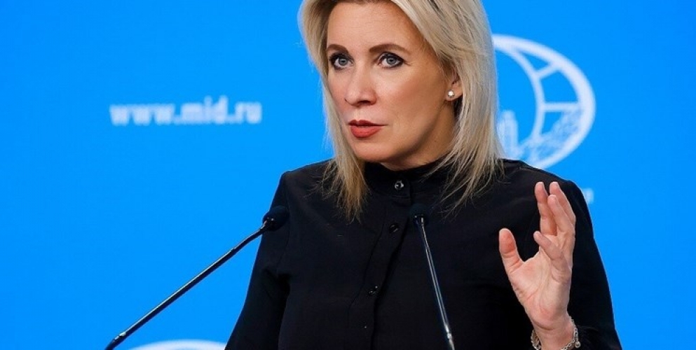 زاخاروفا تهنئ زيلينسكي بـ كذبة نيسان.. تحتفلون به باضطهاد الأرثوذوكس