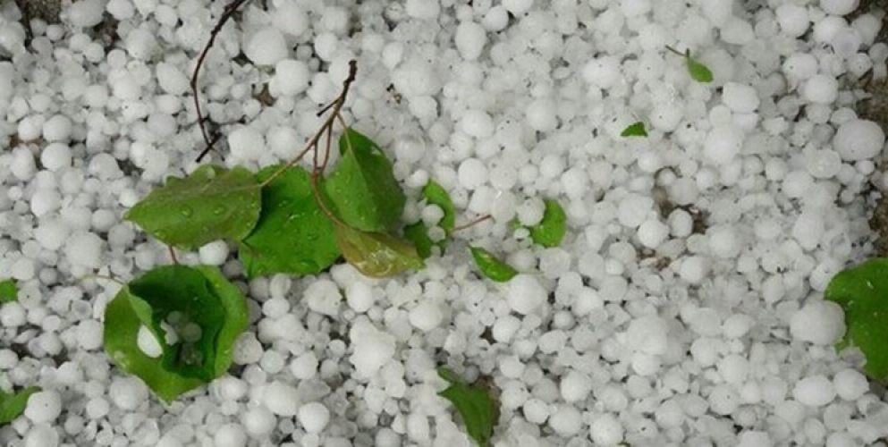 في إيران.. ابتكار جهازا يحول حبات البَرَد الى مطر ويمنع الأضرار بالمزارع