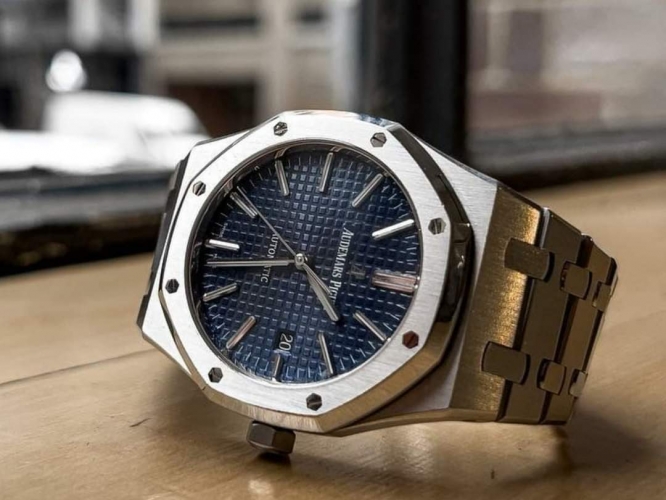 لأول مرة في العالم ساعة ضد السرقة