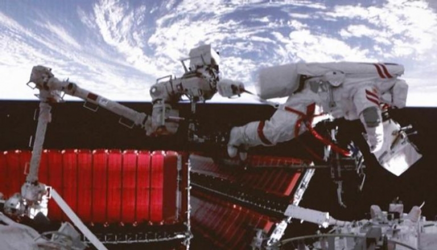 طاقم محطة الفضاء الصينية ينجز رابع عملية سير في الفضاء