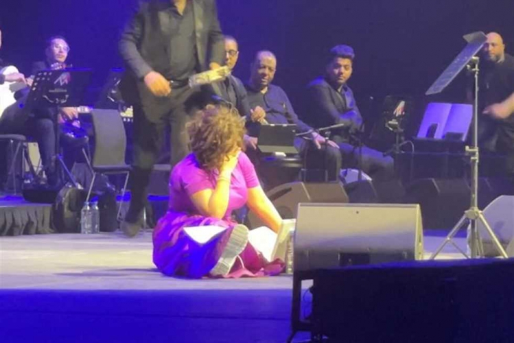 شيرين تطمئن جمهورها: تمت معالجتي على يد دكتور رونالدو.. ورجعت الملعب بسرعة