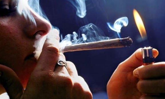 دراسة علمية: إدمان الحشيش (حشيش الكيف) يؤدي للإصابة بمرض عقلي خطير