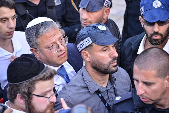 بن غفير يقتحم الأقصى بحماية قوات الاحتلال